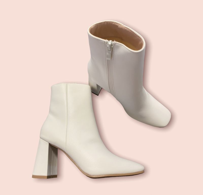 Tiffany White Leather Boots