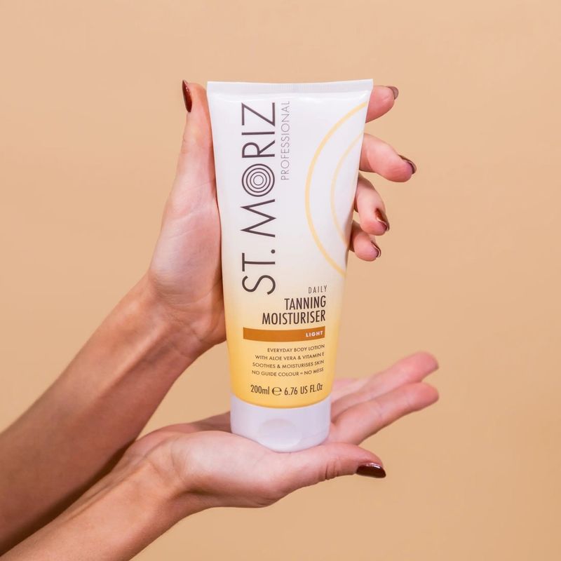 St. Moriz Daily Tanning Moisturizer - Gradual Tan Lotion