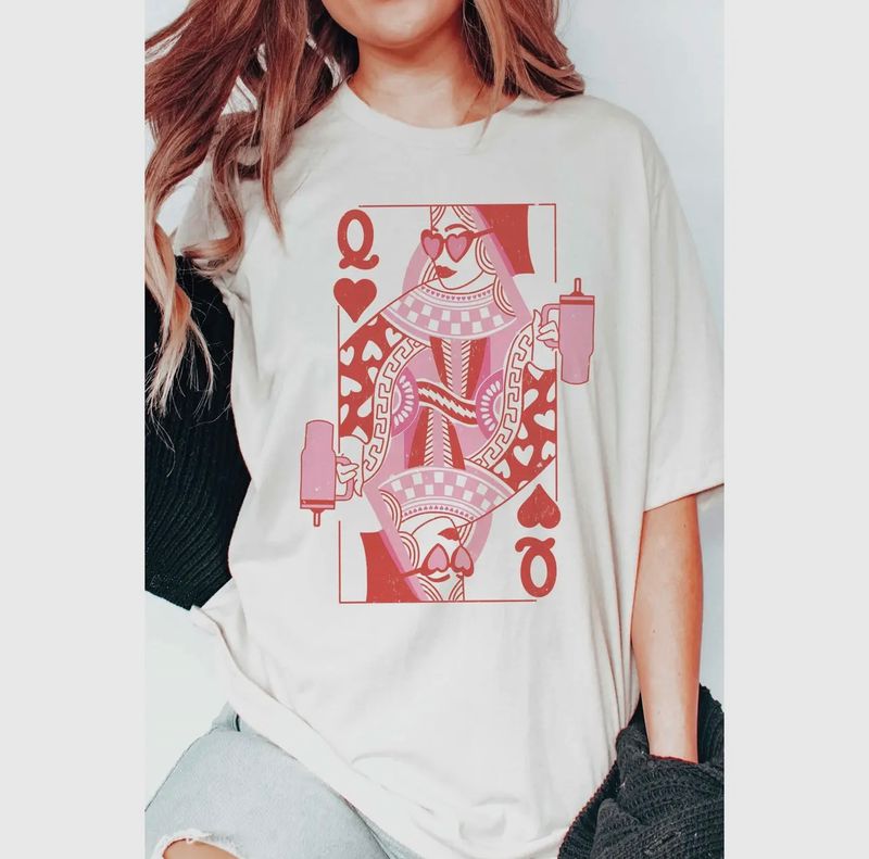 Queen of Hearts Oversized Graphic Tee