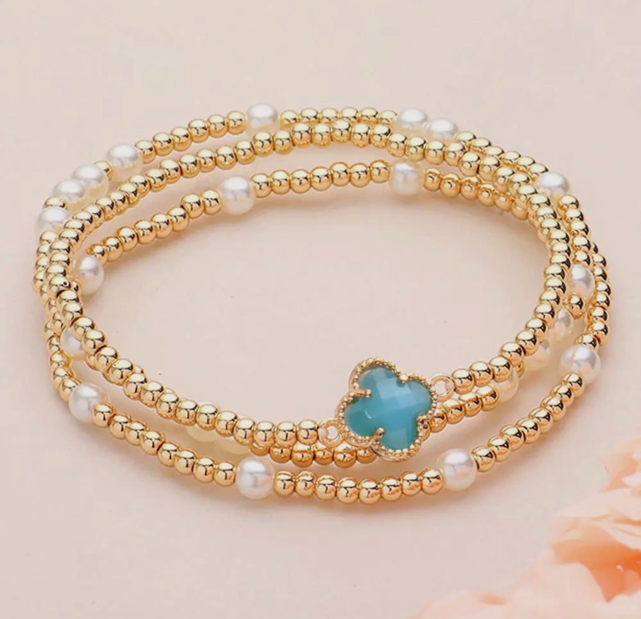 Quatrefoil Pearl/Gold Bead Stretch Bracelet Set