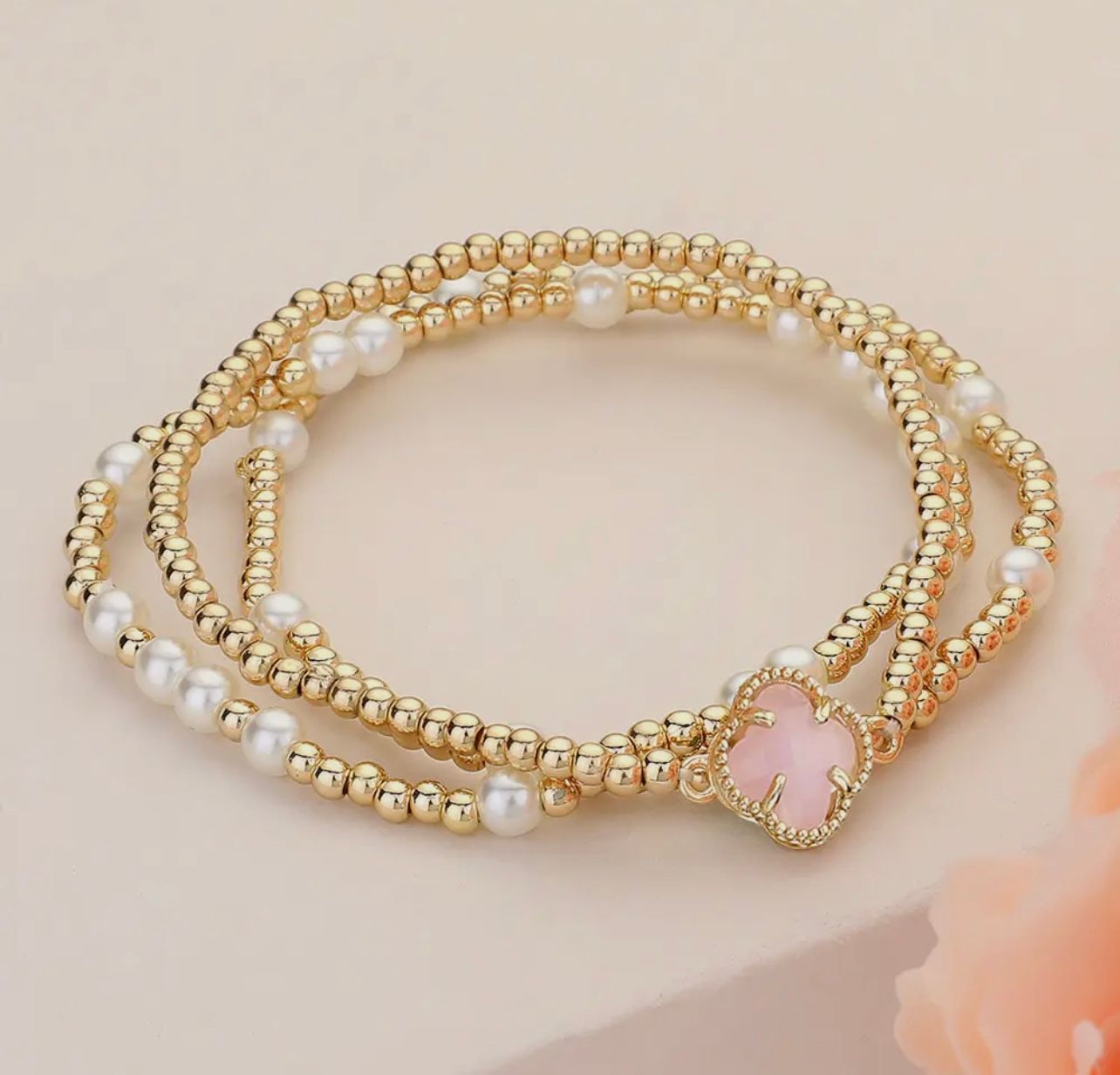 Quatrefoil Pearl/Gold Bead Stretch Bracelet Set