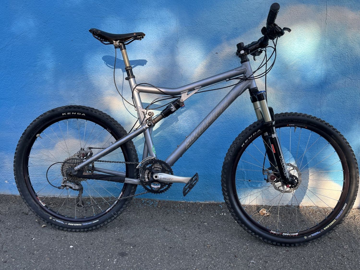 used Santa Cruz Blur 26&quot; wheel, blueish-silver, large 20.5&quot;