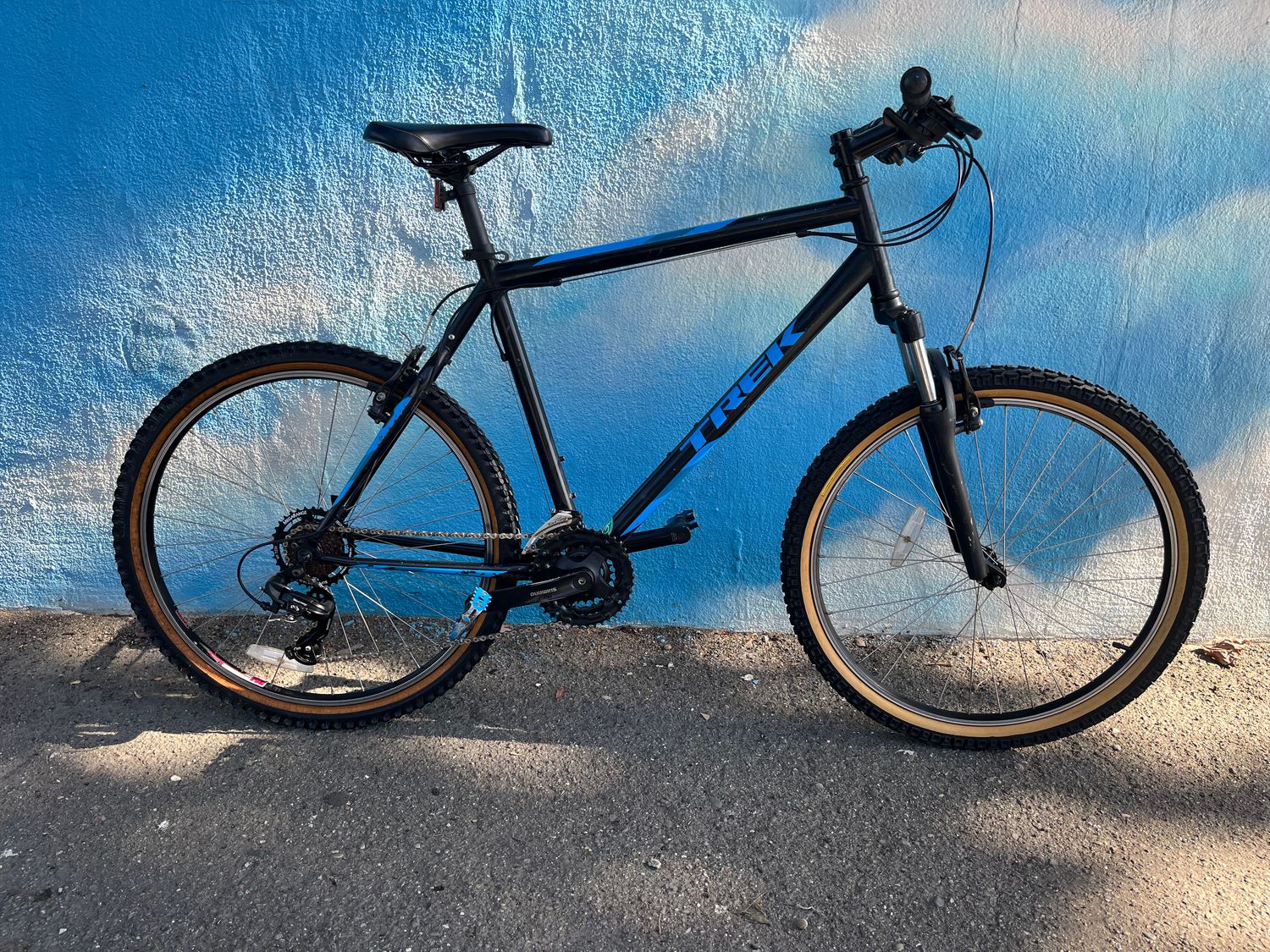 used Trek 820, black/blue, large 19&quot;