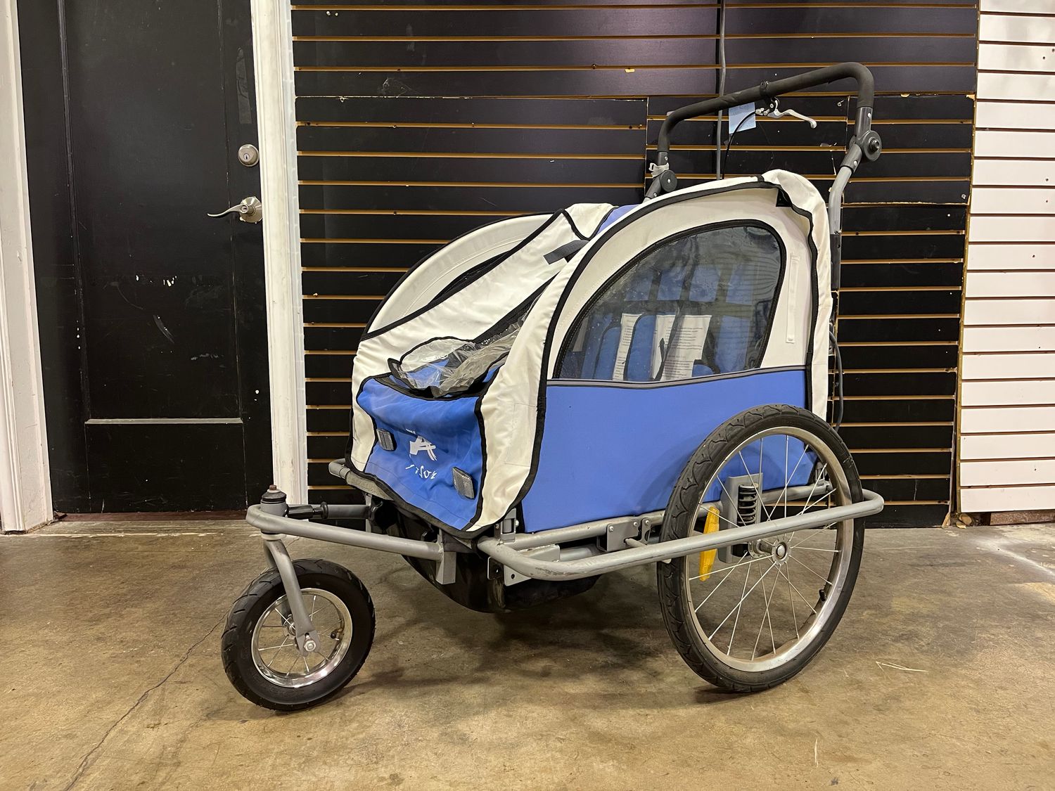 used Ausum 2-seater, blue/white, as-is