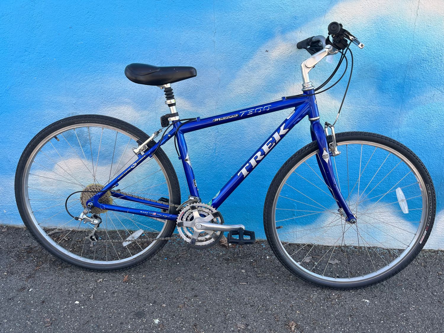 used Trek 7300 Multitrack, blue, medium