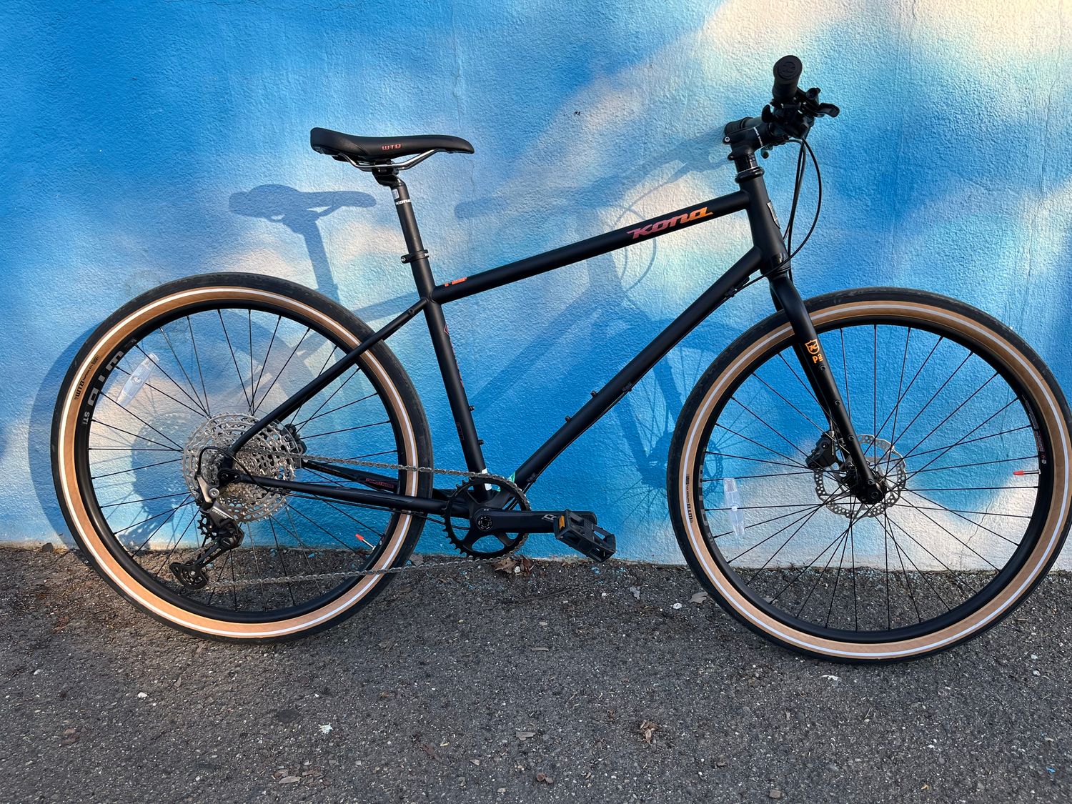 used Kona Dr. Dew, black , medium