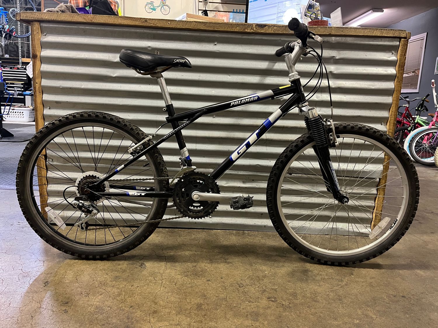 used GT Paloma black/white/blue