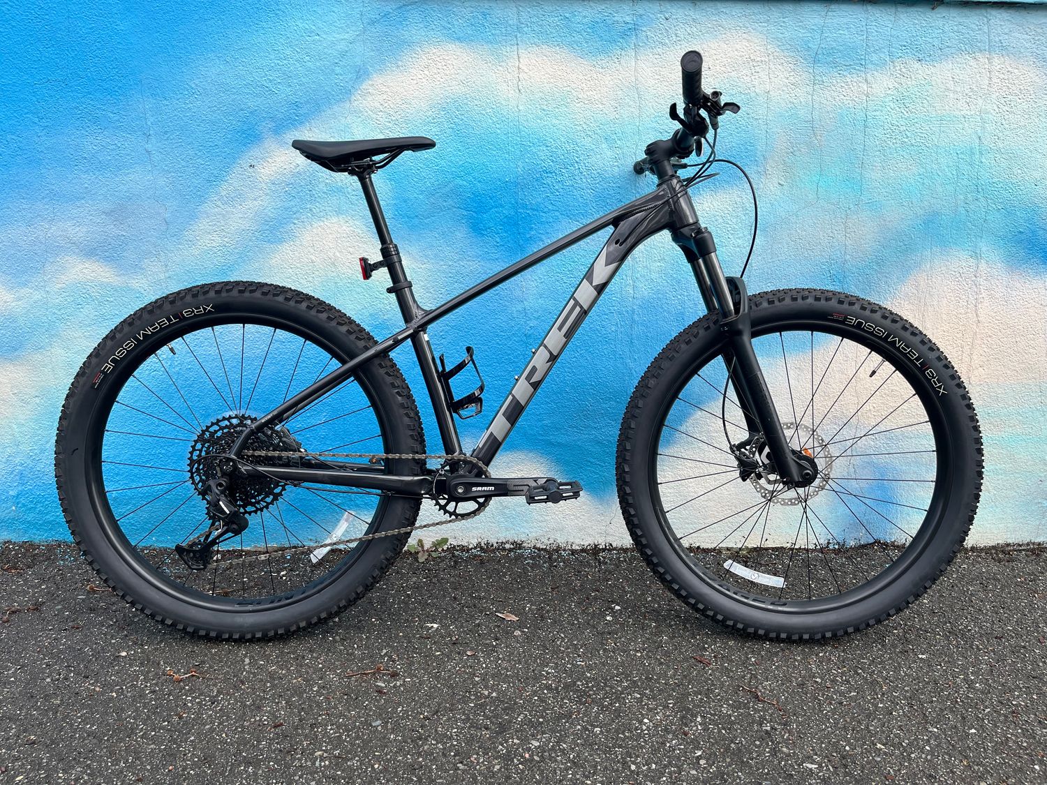 used Trek Roscoe 7 hydraulic, gray, small