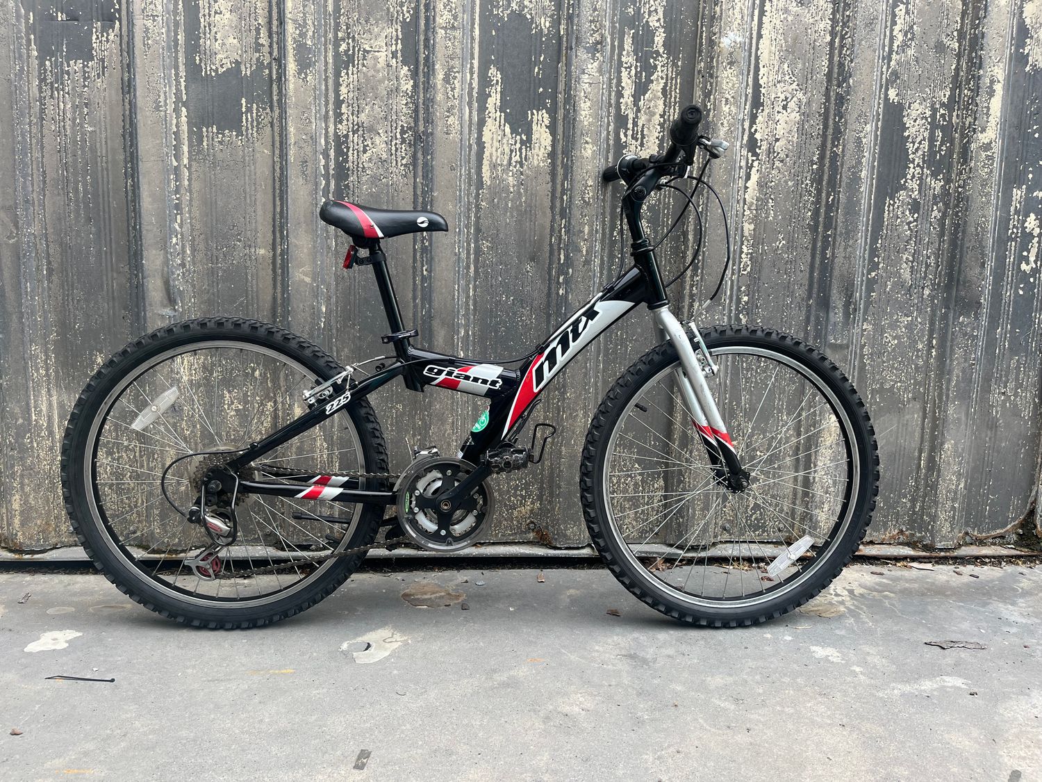 used Giant MTX black/gray/red