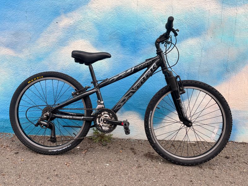 used Trek MT220, black/gray, as-is
