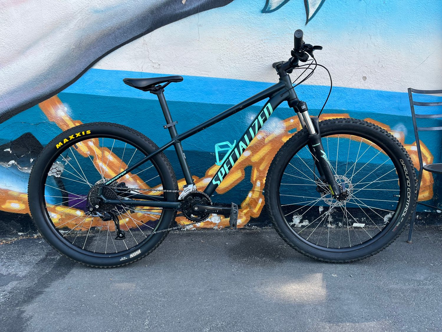 used Specialiized Rockhopper hydraulic, black/mint, medium