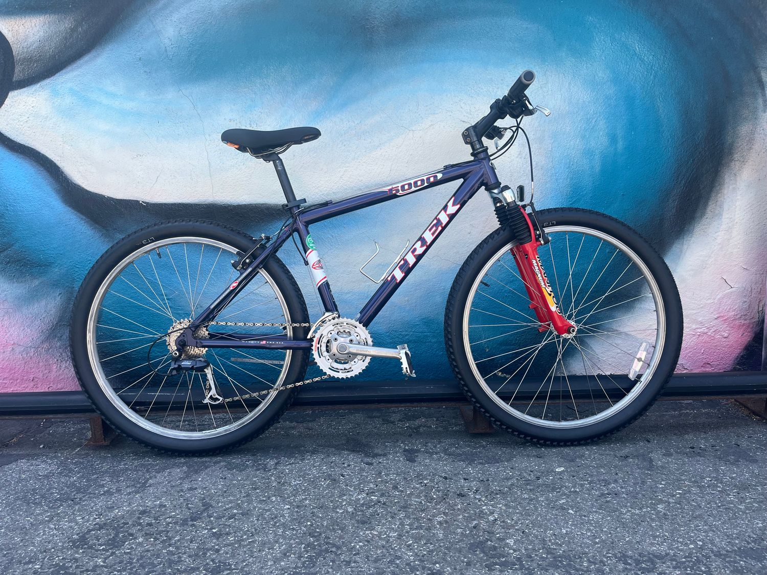 used Trek 6000, blue/white/red, small