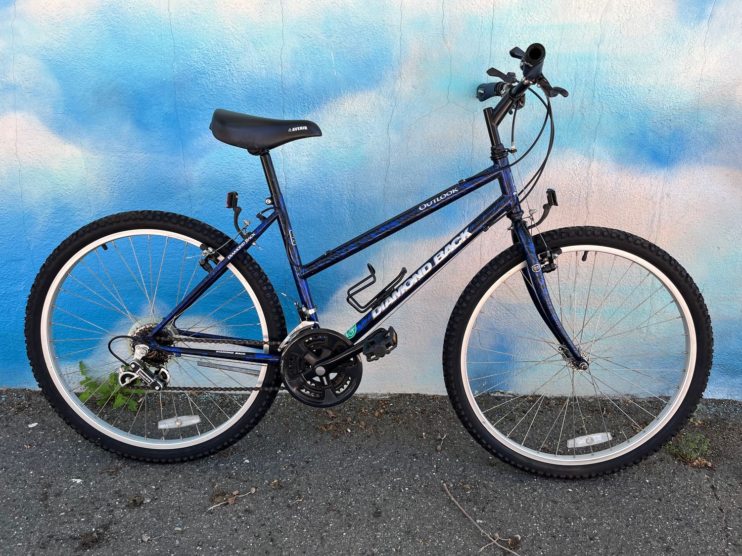 used Diamondback Outlook, blue, small