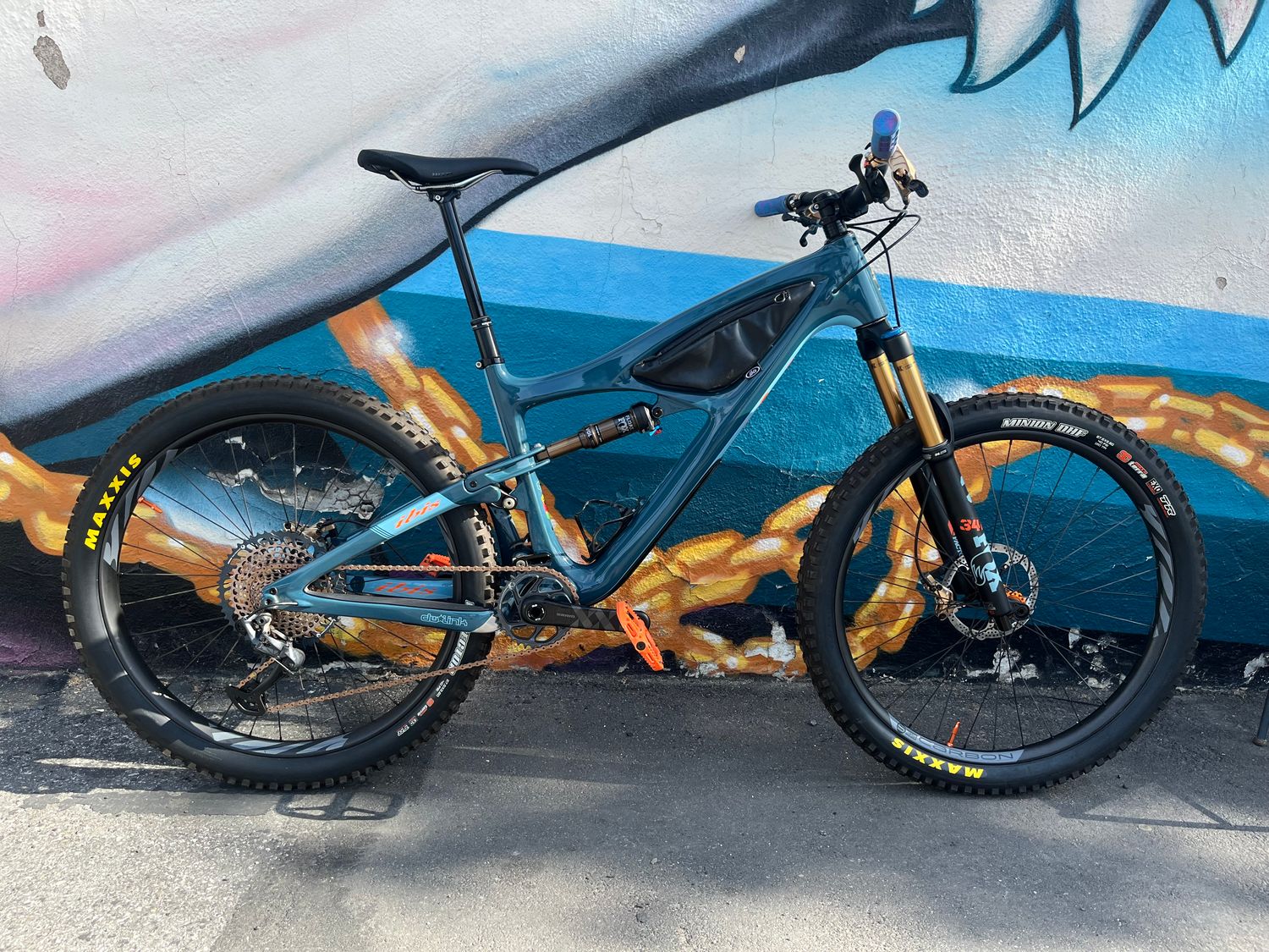 used Ibis Mojo carbon 27.5 with dropper post 1x12 SRAM, blue, large