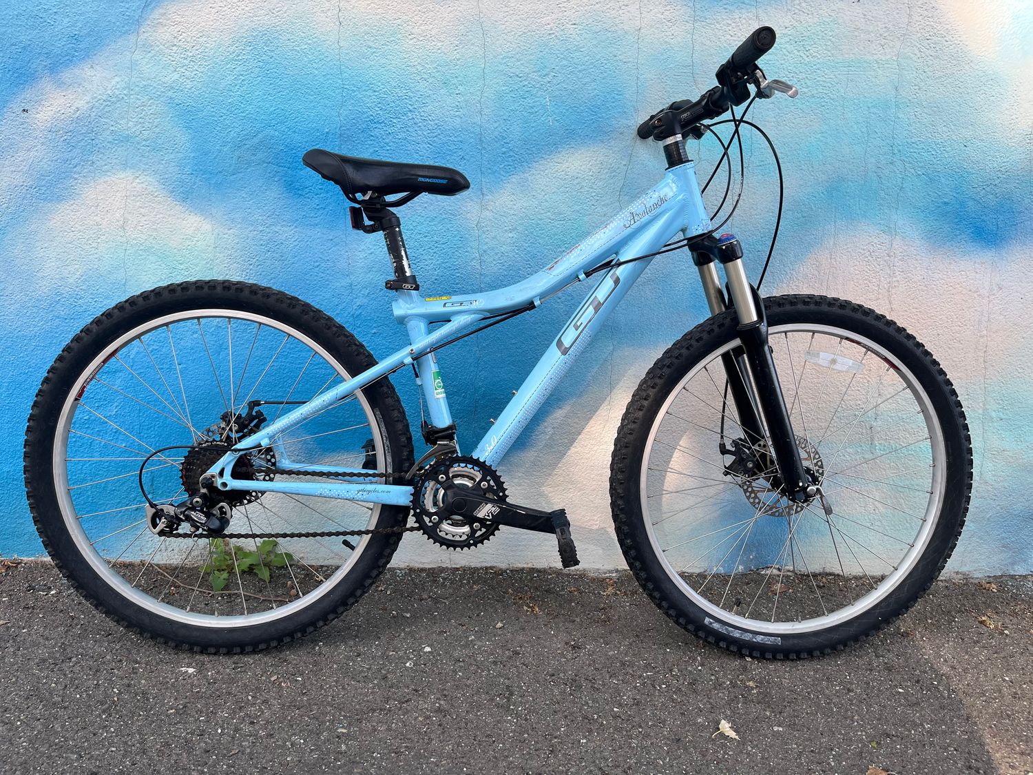 used GT Avalanche disc, light blue, small