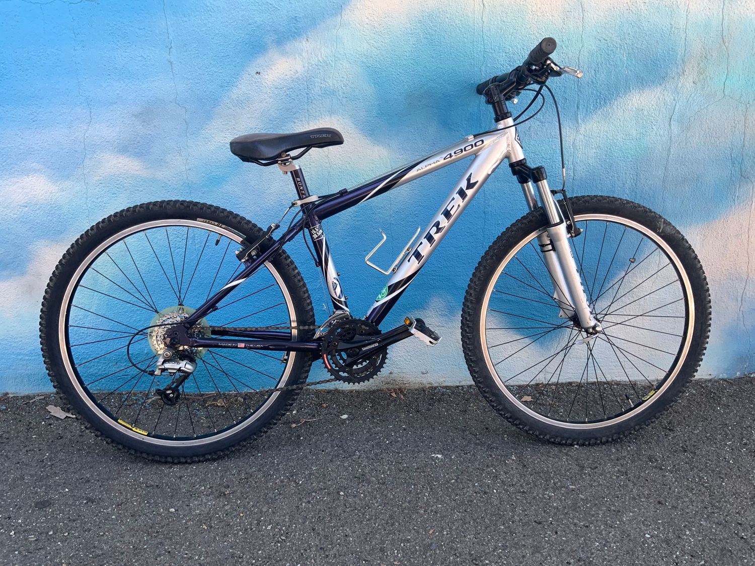 used, Trek 4900 Alpha, blue/silver, medium,
