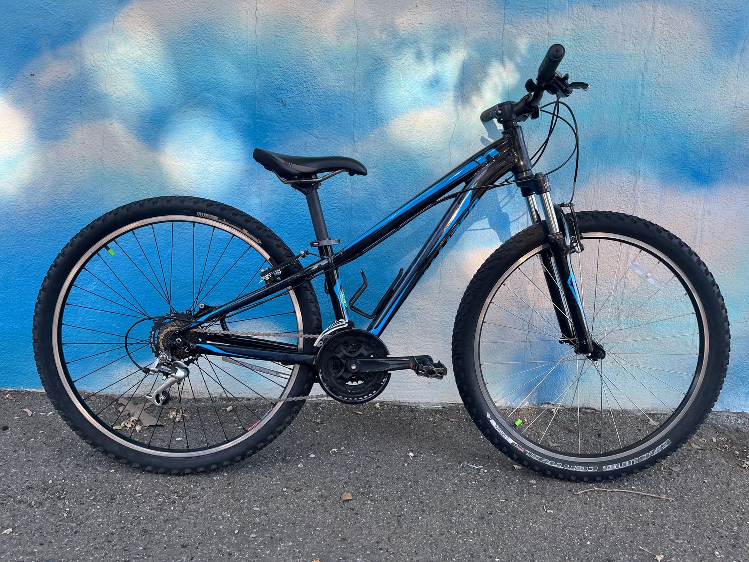used Specialized Hardrock, black/blue, XSmall