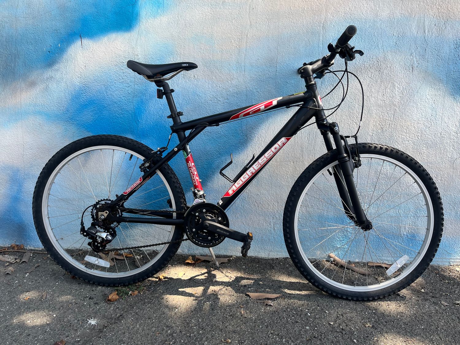 Used GT Aggressor, Black/Red/Silver, Medium