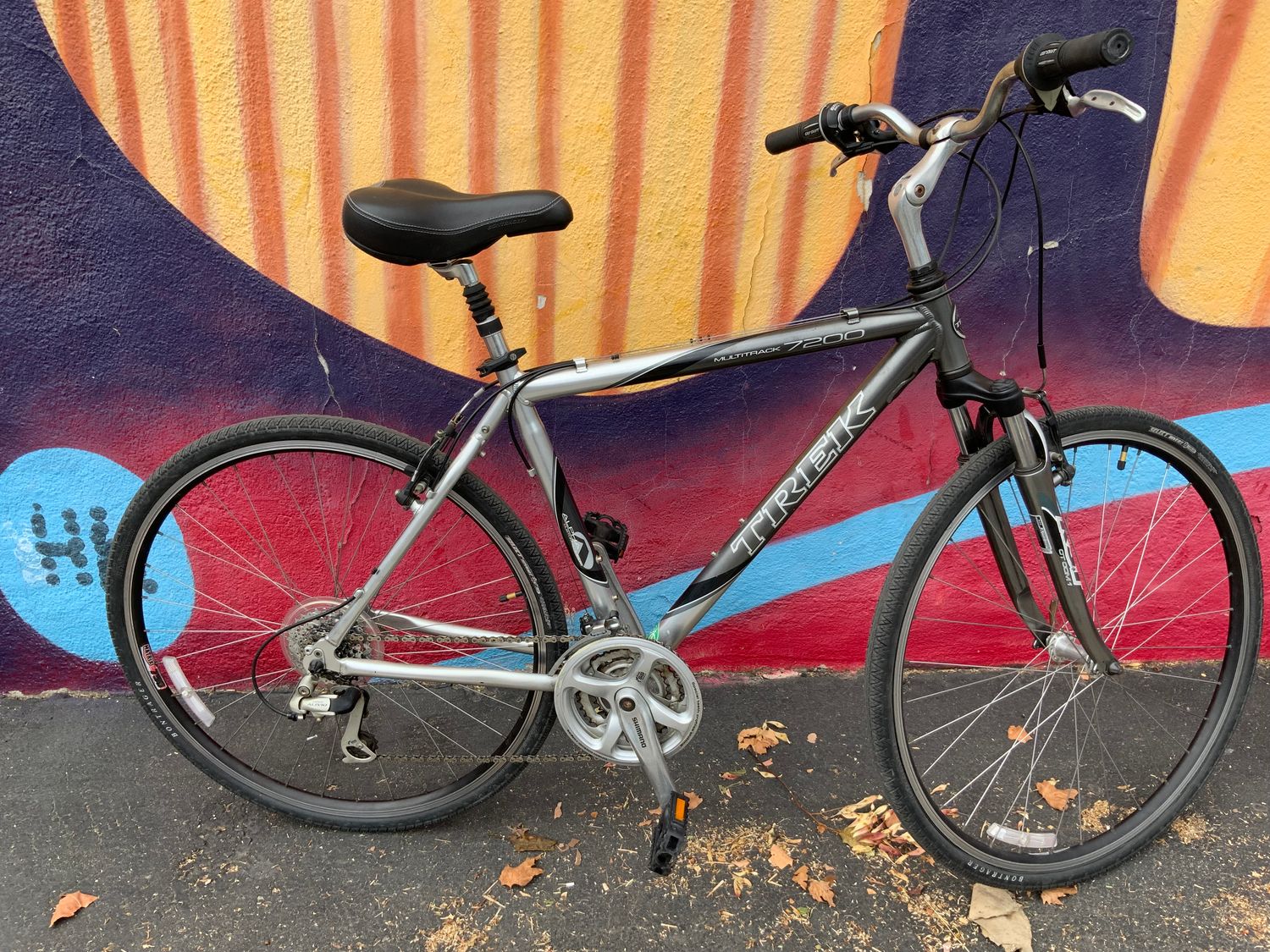 Used Trek 7200 Silver Large