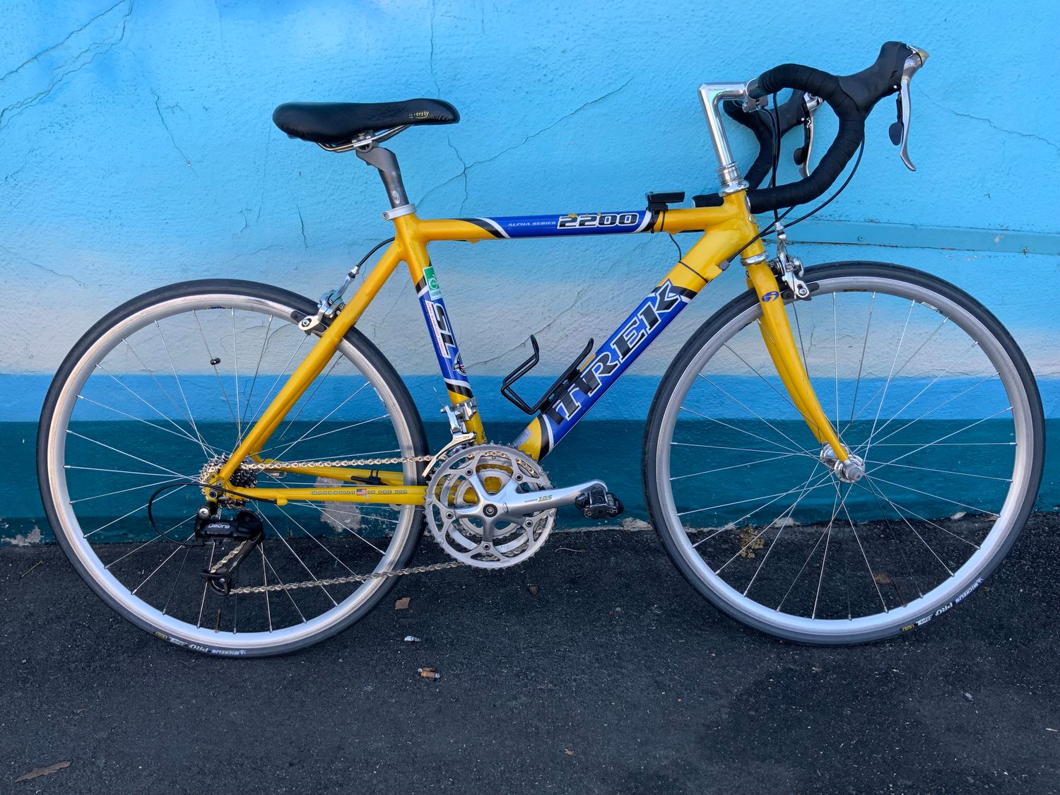 Used Trek 2200 Road Yellow Dual   48cm
