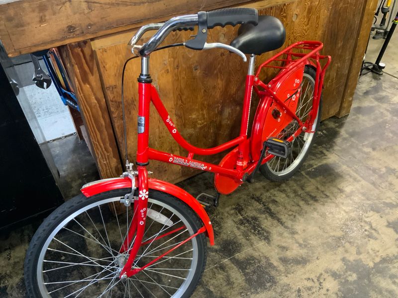 Used Hollandia Red Cruiser 24&quot;