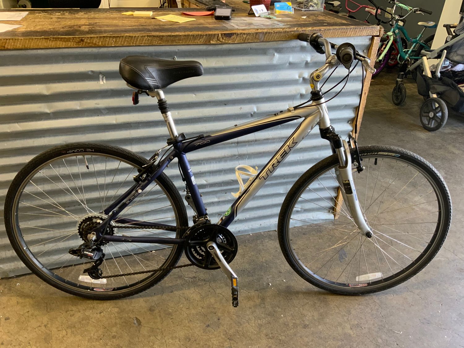 Used Trek 7100 Full Hybrid Silver/Blue Medium