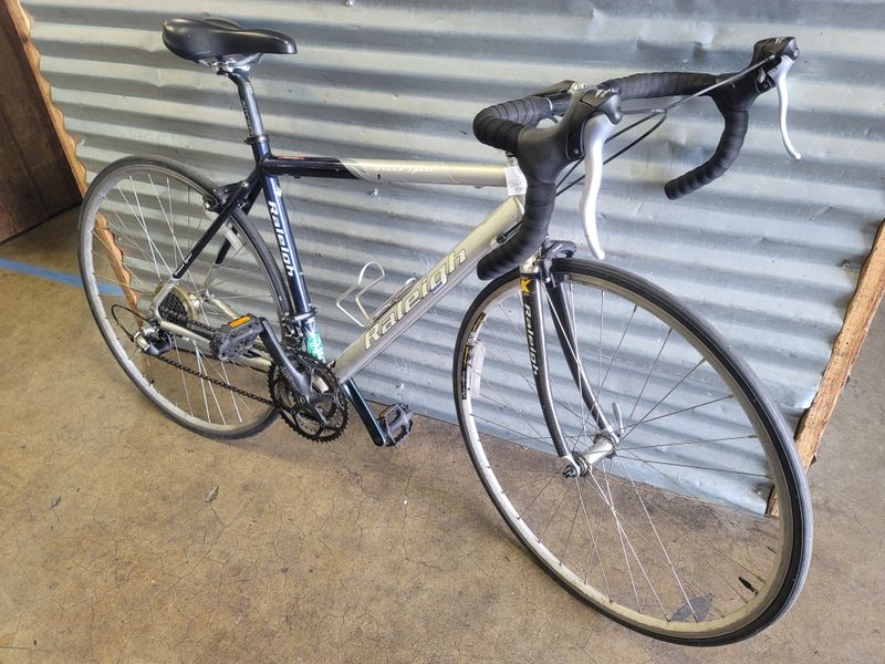 Used Raleigh Grand Sport Silver/blue Large