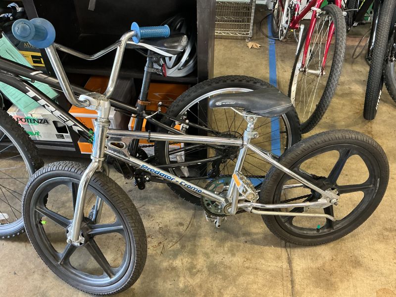 AS IS. Schwinn Vintage BMX Trick Predator CHROMO. Small