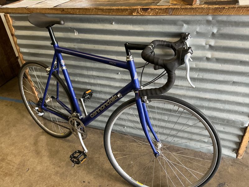 Used Cannondale r500 Road Blue 58cm