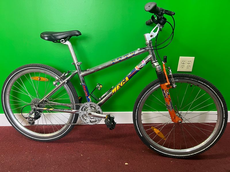 Used Megacross Hawk Silver 14in Small