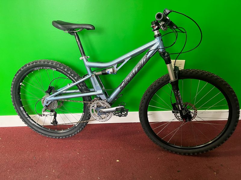 Used Santa Cruz Fox Racing Shox Blue 16in Small