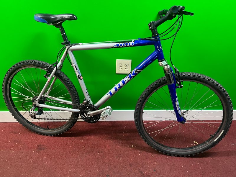 Used Trek 4100 Blue 21 inch Large