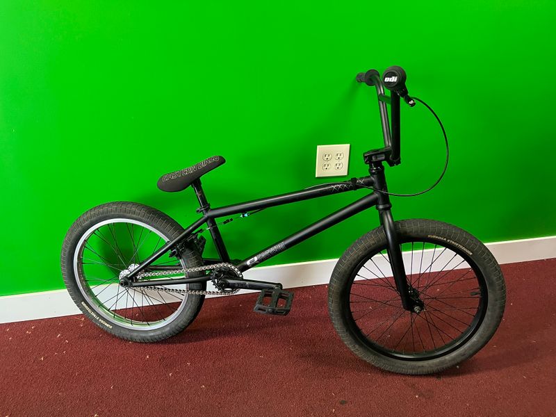 Used Eastern Phantom Black 10inch