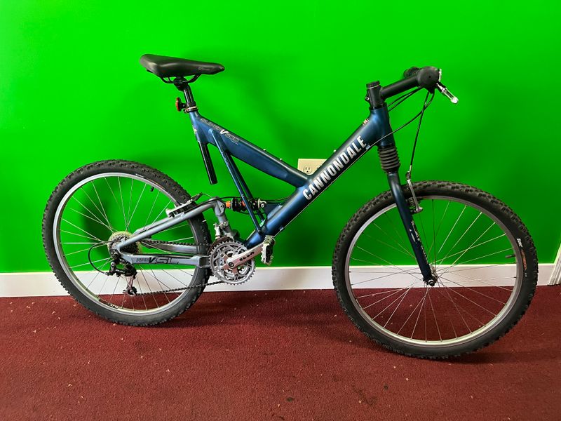 Used Cannondale SuperV500  Blue 21 inch