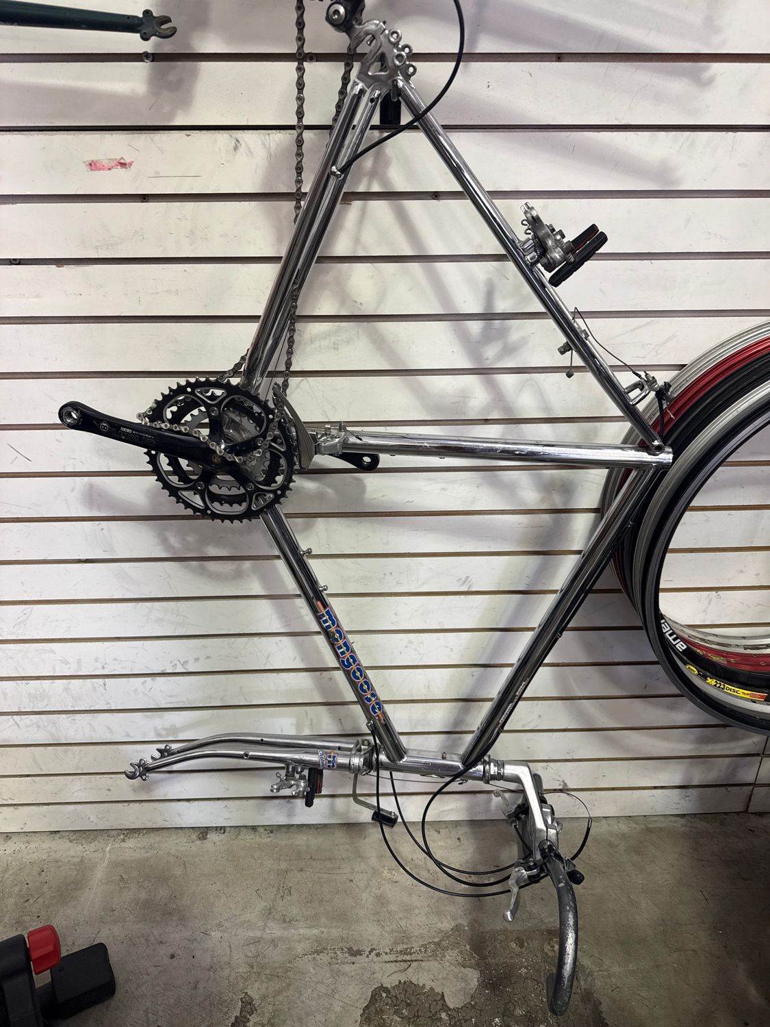 Used Mongoose Frame Chrome 21.5” As-Is