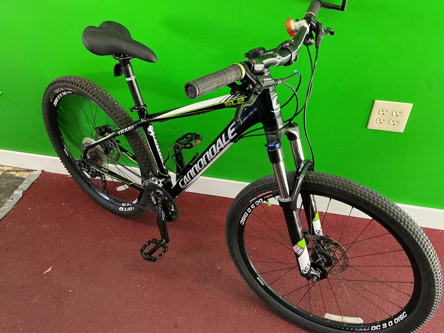 Used Cannondale SL2 Trail Disc Black/Wh Medium