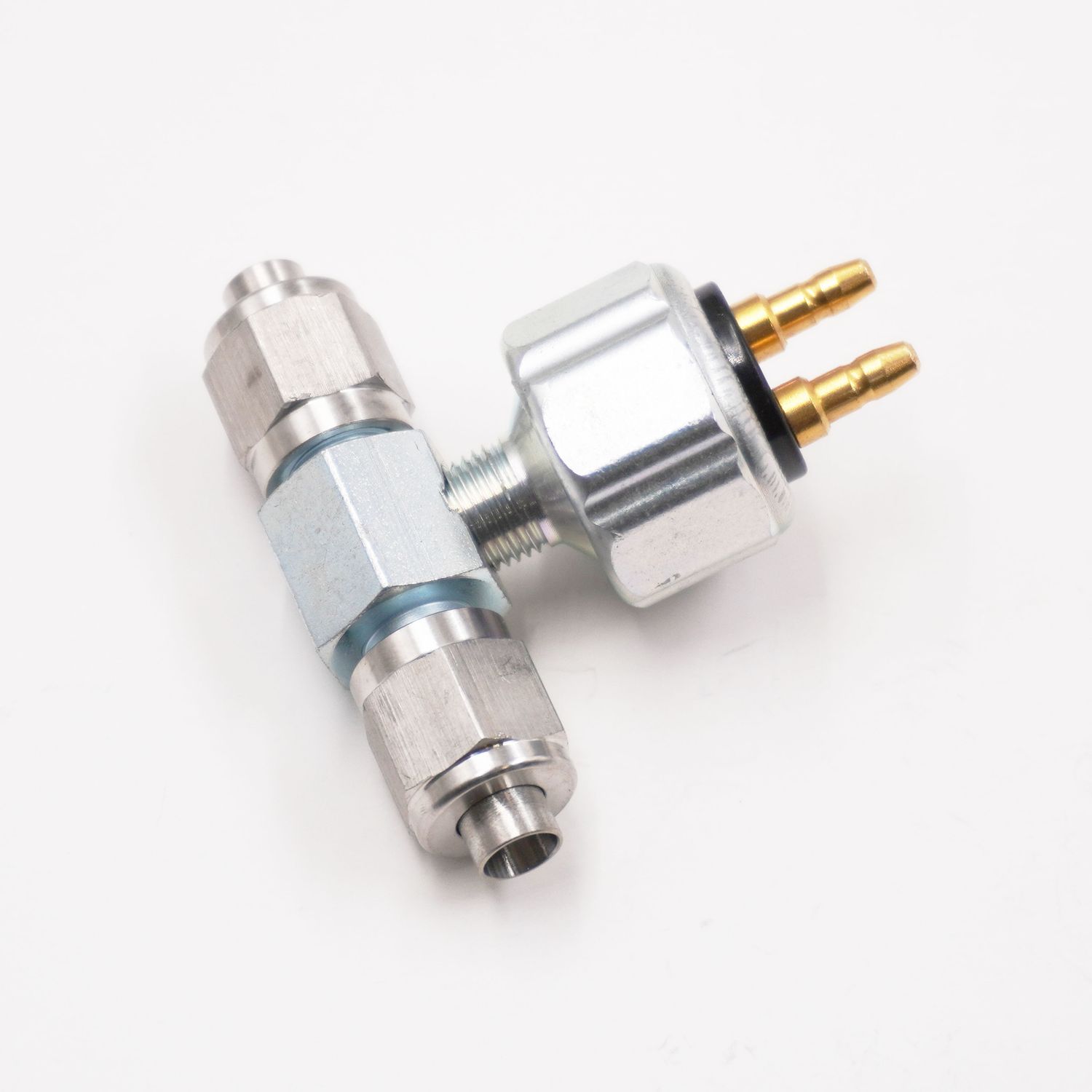 Low Pressure Brake Light Switch With -4AN Tee - (Stainless Tube Nuts &amp; Sleeves) - 1025J