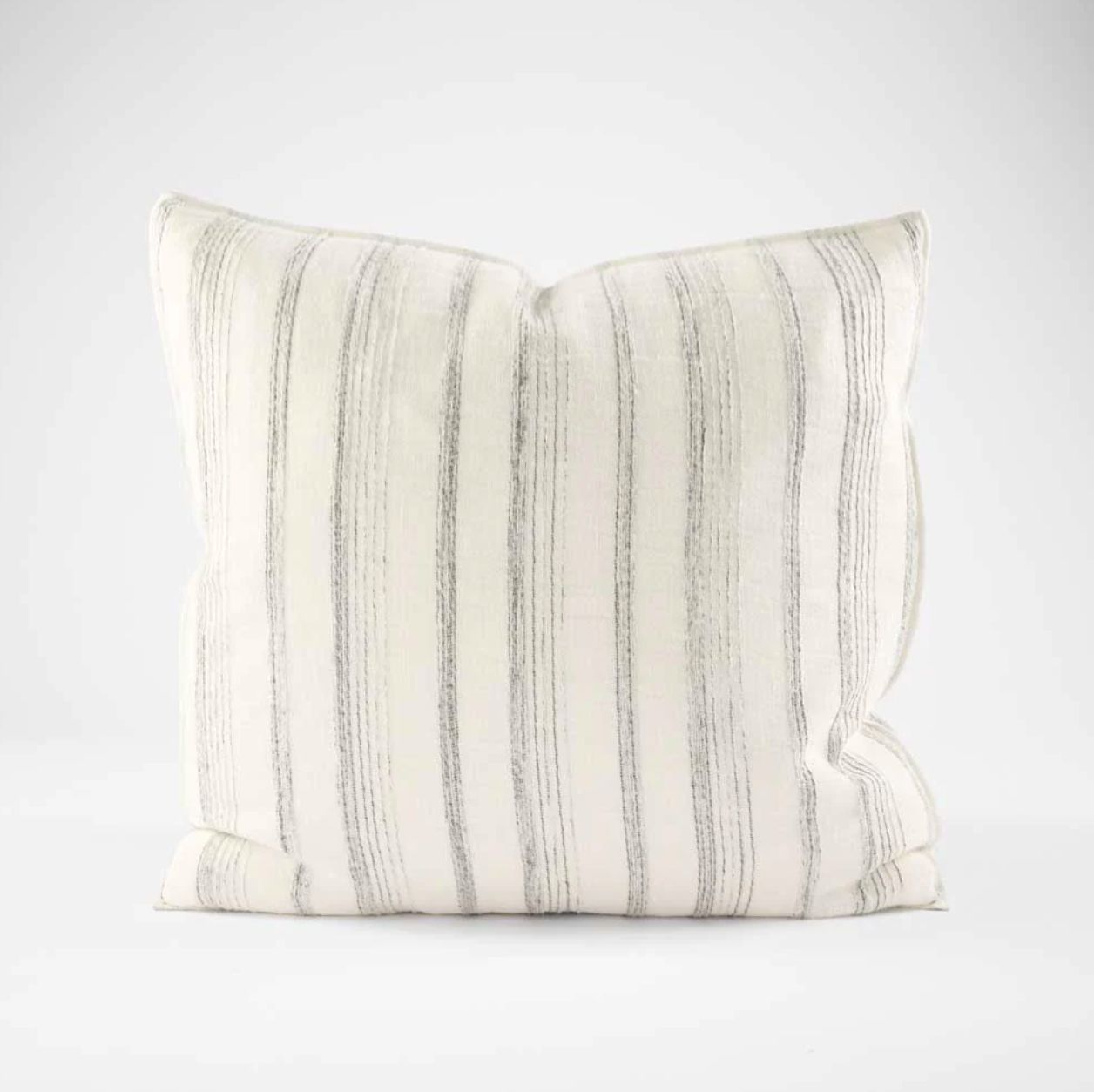 ALEC LINEN CUSHION 20X20