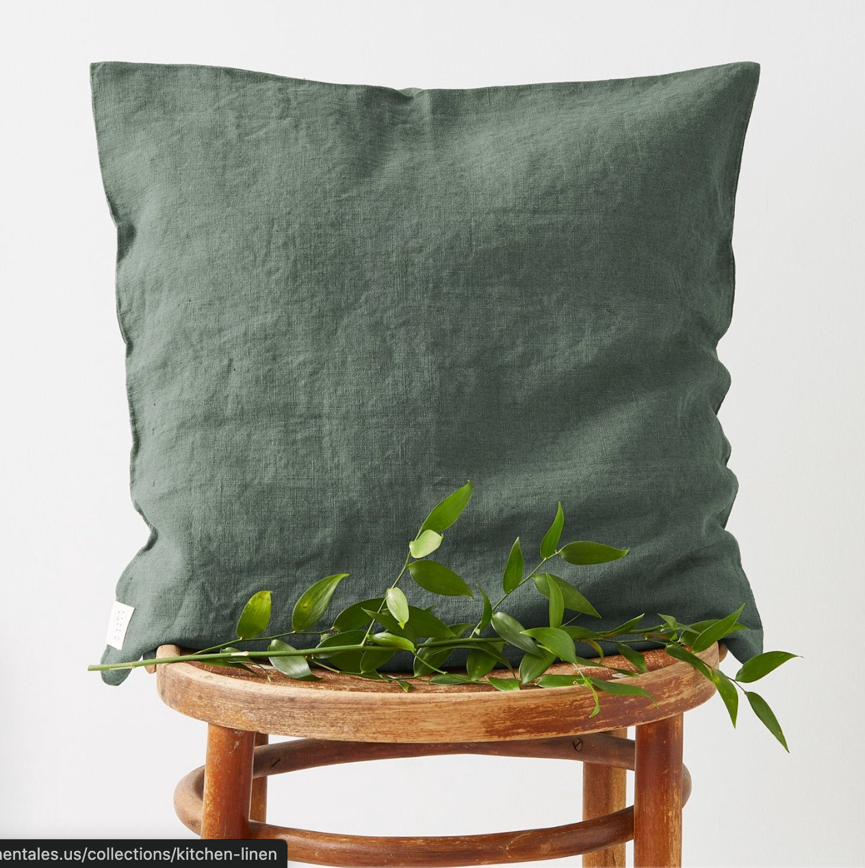 FOREST GREEN LINEN CUSHION 20X20