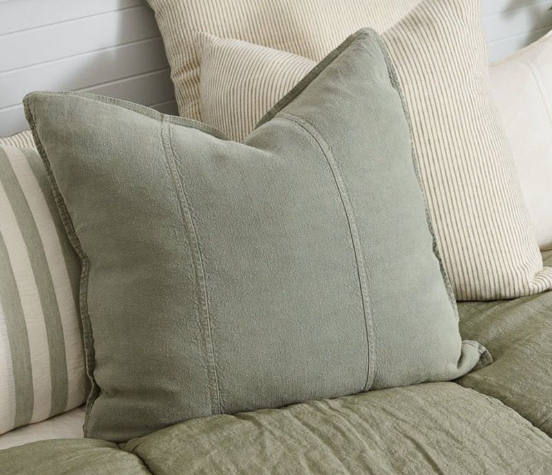 LUCA LINEN OUTDOOR CUSHION - PISTACHIO 20X20
