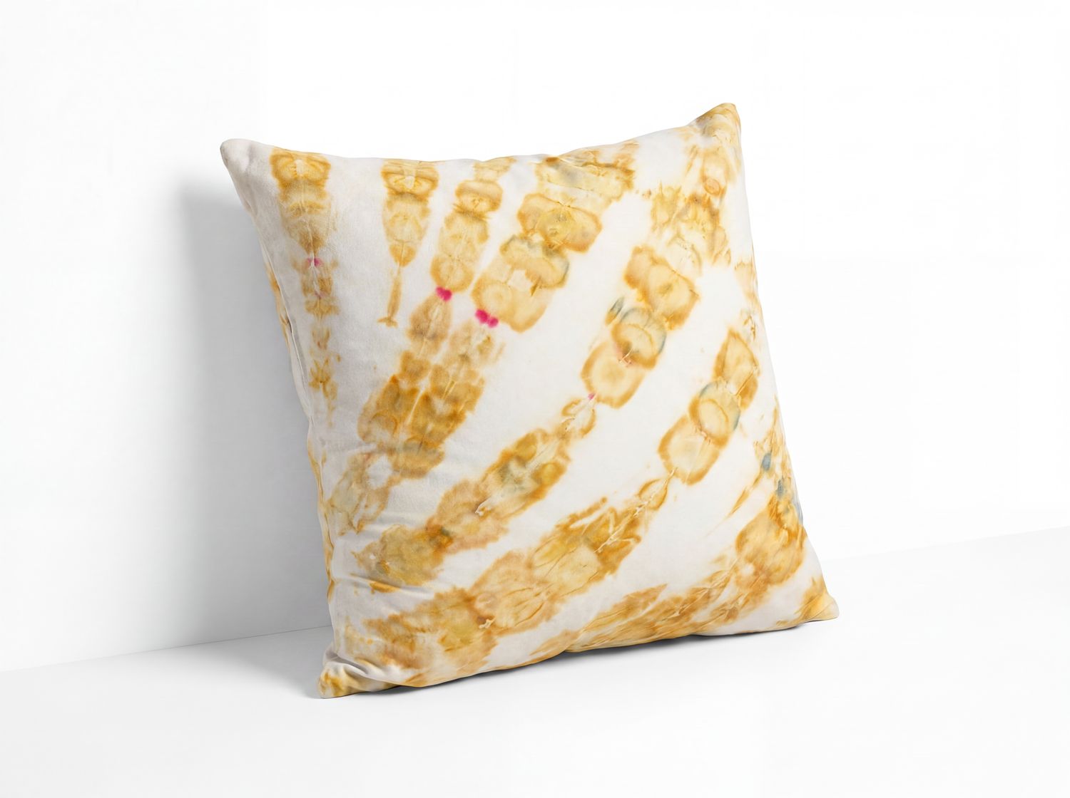 GOLDEN RAYS CUSHION