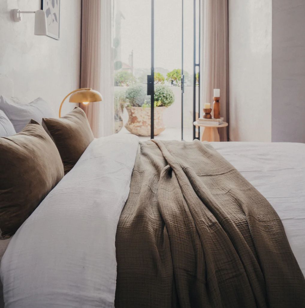 ENES BED COVER - OLIVE