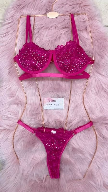 Hot pink underwire set