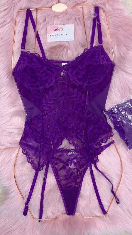 Purple sexy floral lace underwire with stockings