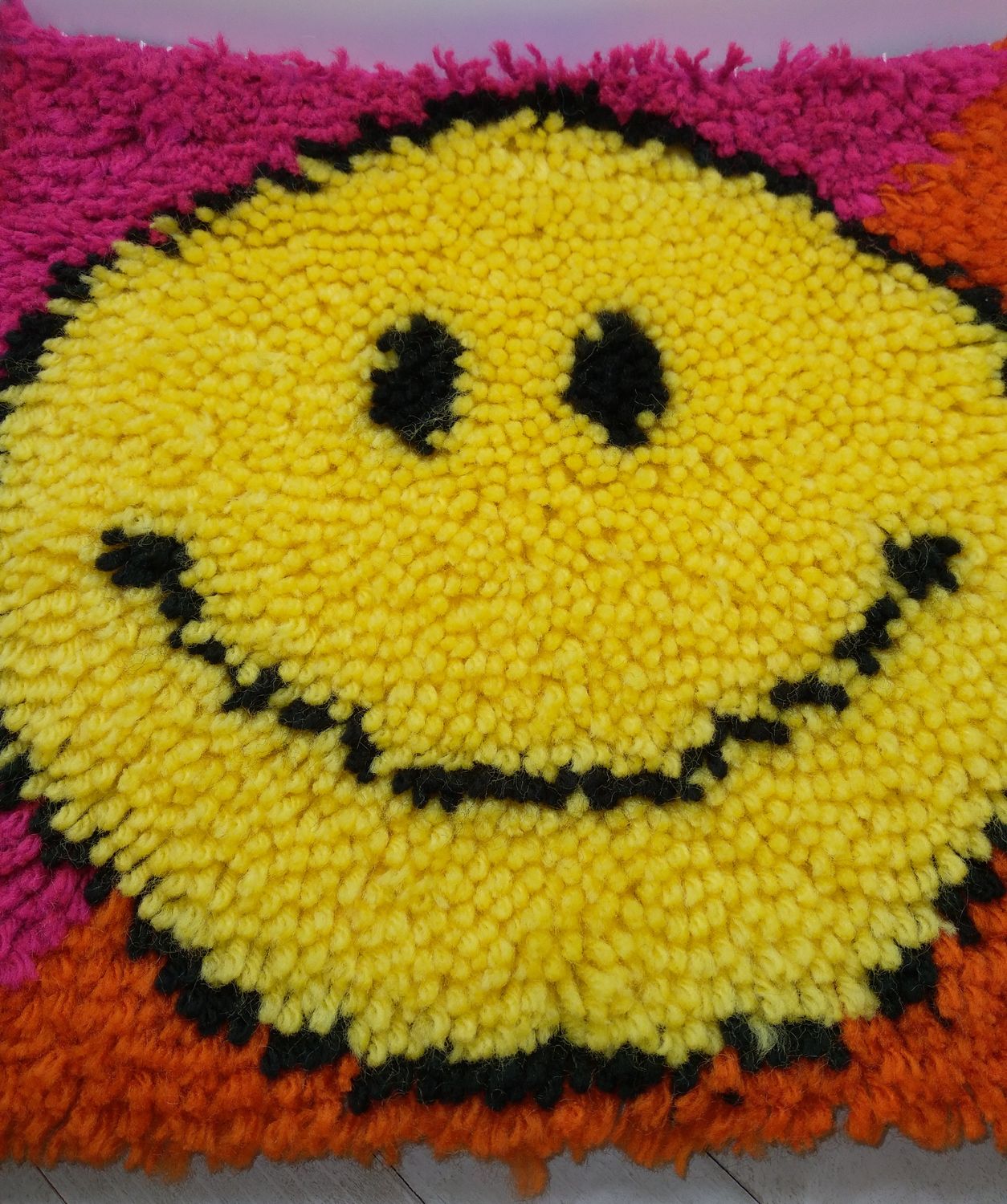 Smiley Emoji Latch &amp; Hook Rug