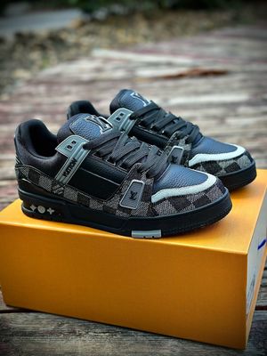 LV Trainer Black Gray