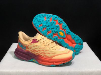 HOKA  Speedgoat 5