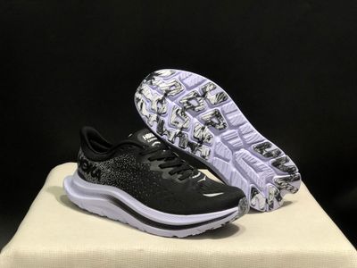 HOKA ONE ONE KAWANA