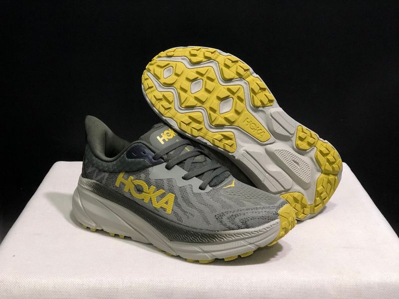 HOKA Challenger ATR 7