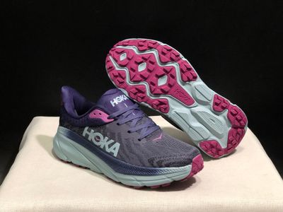 HOKA Challenger ATR 7